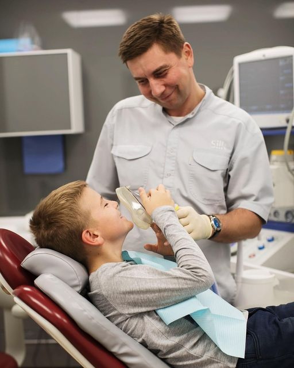 A child at the dentist's appointment at Silk Clinic